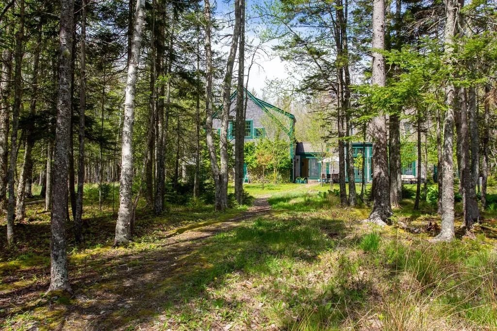 1523 Pripet Wood Lane Islesboro ME 04848