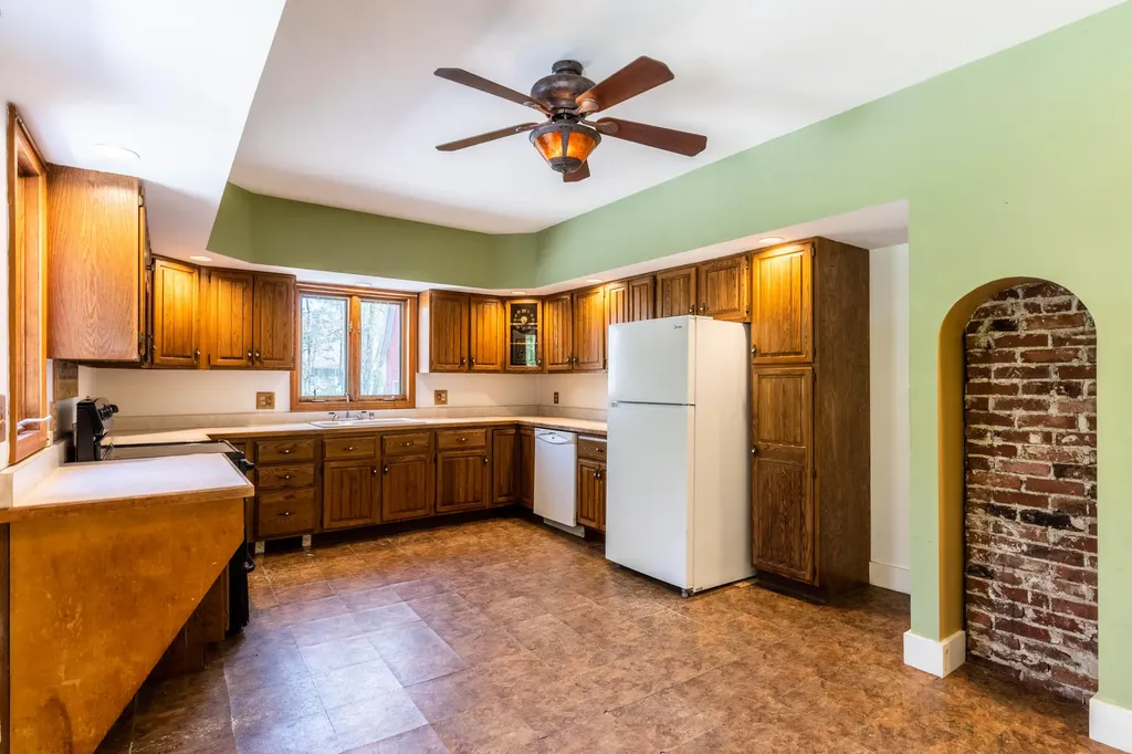 147 Tarbell Avenue Portland ME 04103