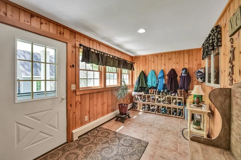 27 Foster Lane Belgrade ME 04917
