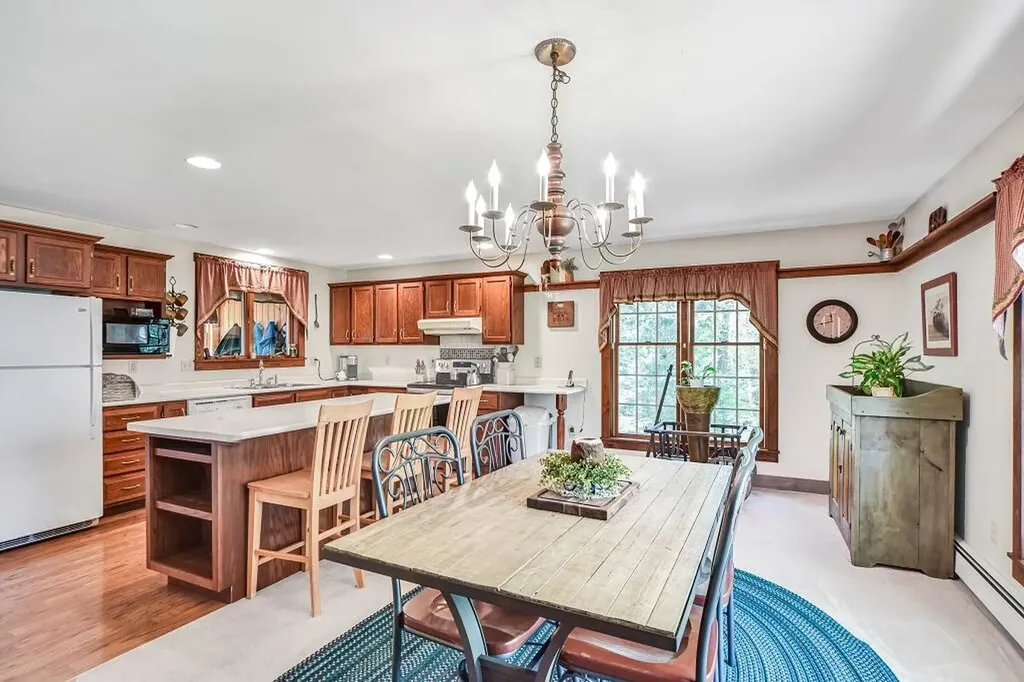 27 Foster Lane Belgrade ME 04917