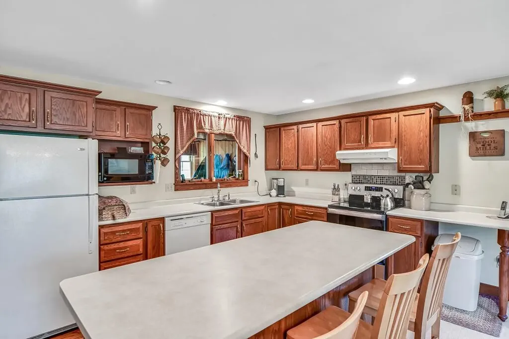 27 Foster Lane Belgrade ME 04917