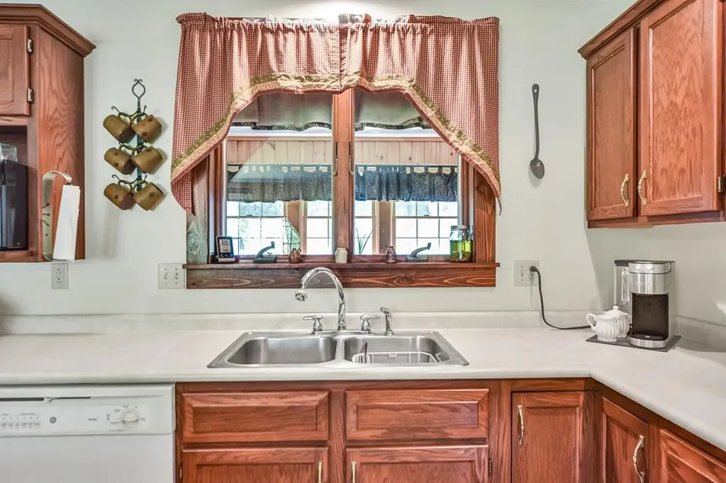 27 Foster Lane Belgrade ME 04917