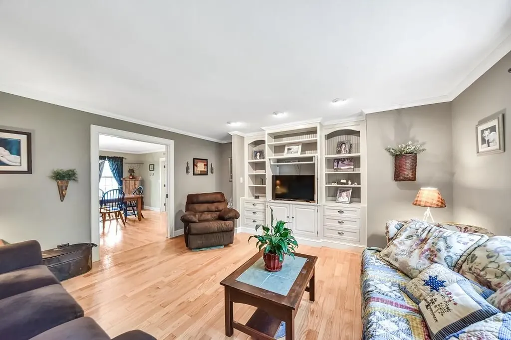 27 Foster Lane Belgrade ME 04917