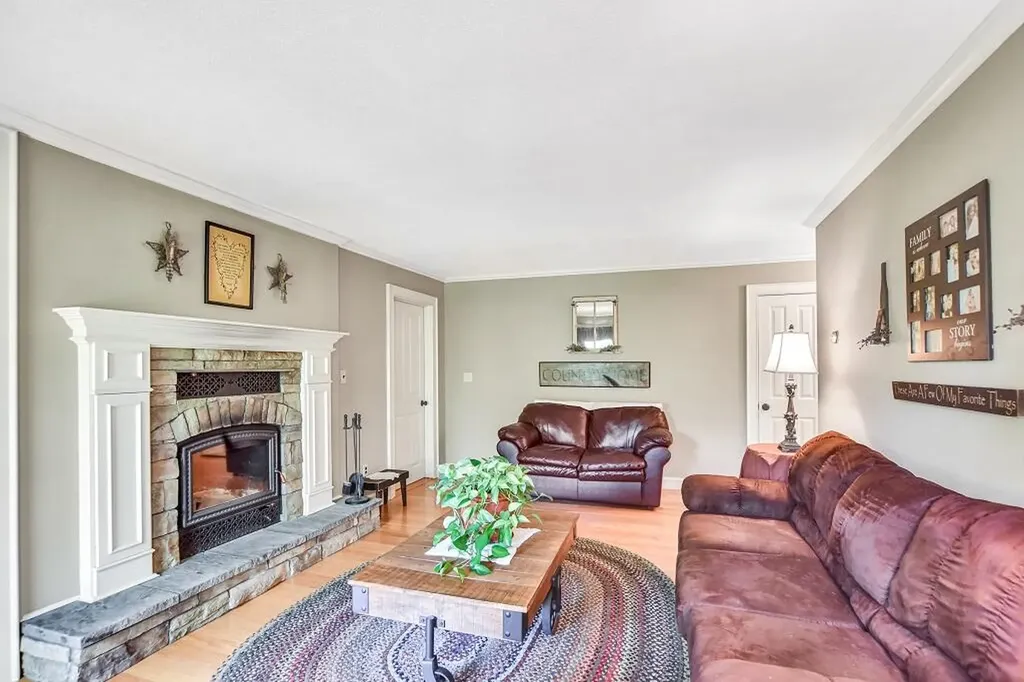 27 Foster Lane Belgrade ME 04917