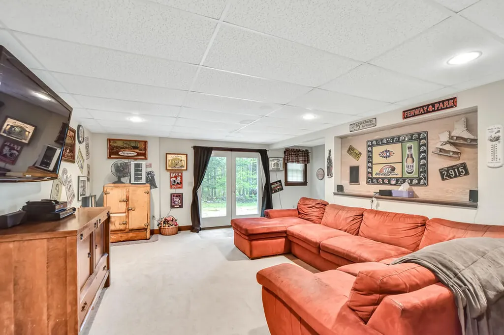 27 Foster Lane Belgrade ME 04917