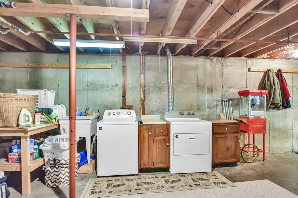 27 Foster Lane Belgrade ME 04917