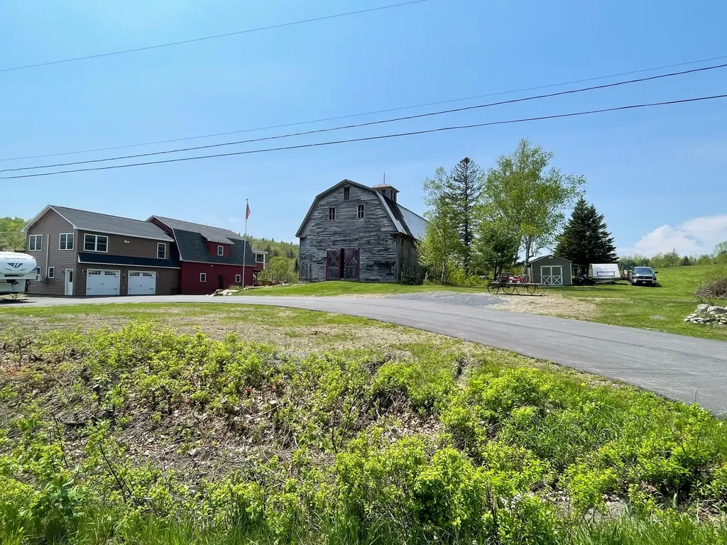 29 Brighton Road Wellington ME 04942
