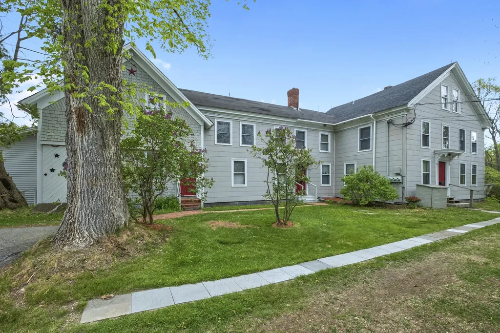 23 Center Street Nobleboro ME 04555