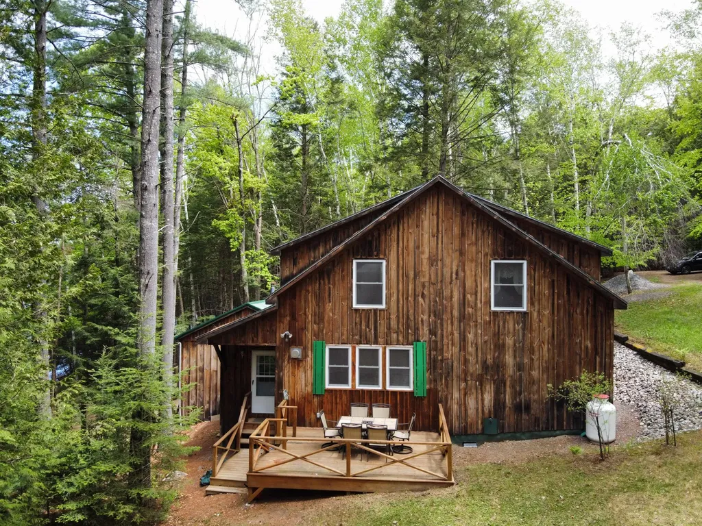 84 Hicks Pond Road Palmyra ME 04965