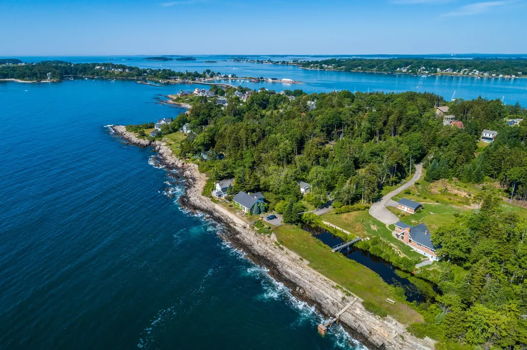 19 Whitecap Trail Harpswell ME 04066