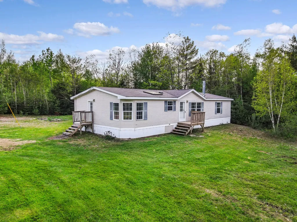 60 Windy Meadows Drive Manchester ME 04351