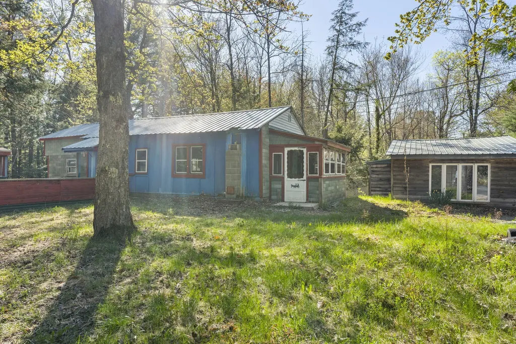 41 Town Farm Road New Gloucester ME 04260