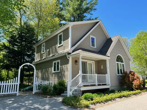 6 Izzy Lane Kittery ME 03904