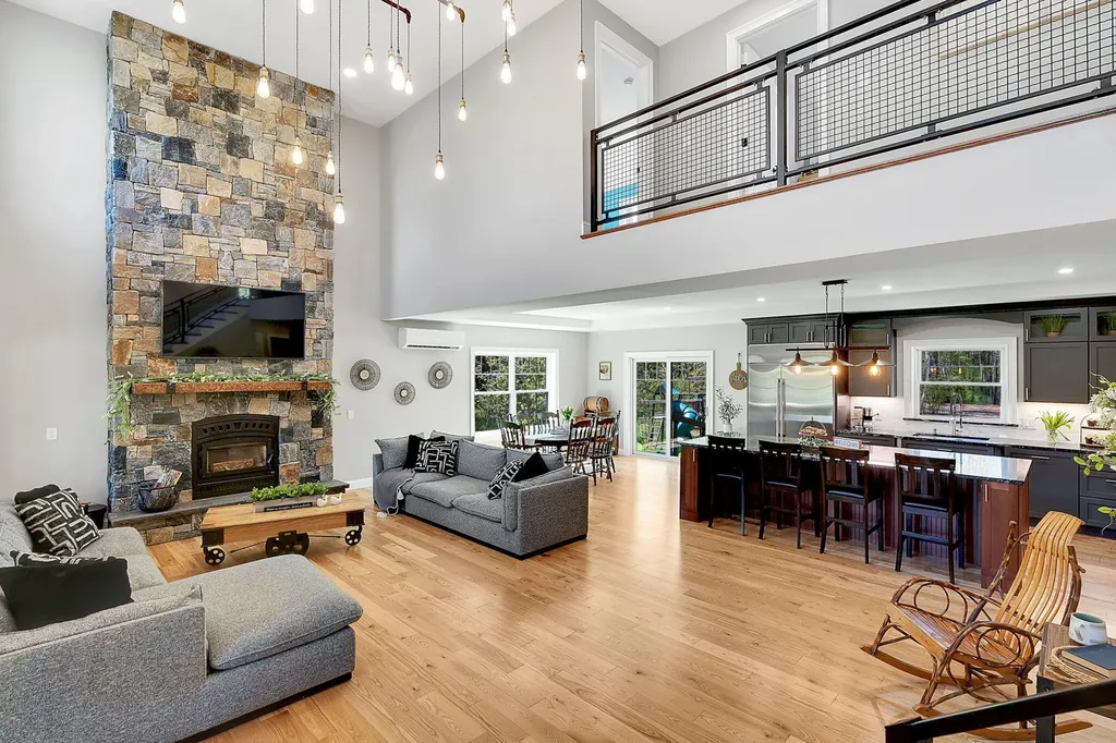 650 Lake Street Auburn ME 04210