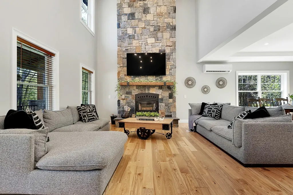650 Lake Street Auburn ME 04210