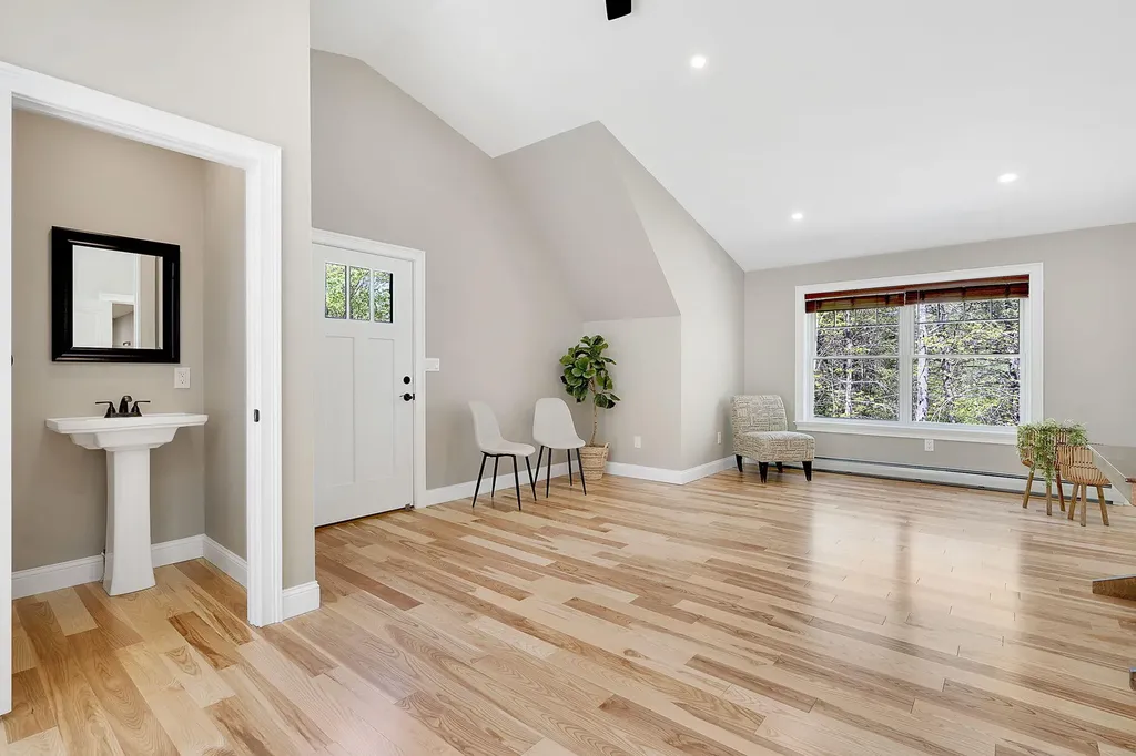 650 Lake Street Auburn ME 04210