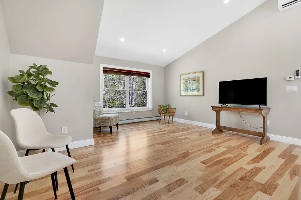 650 Lake Street Auburn ME 04210