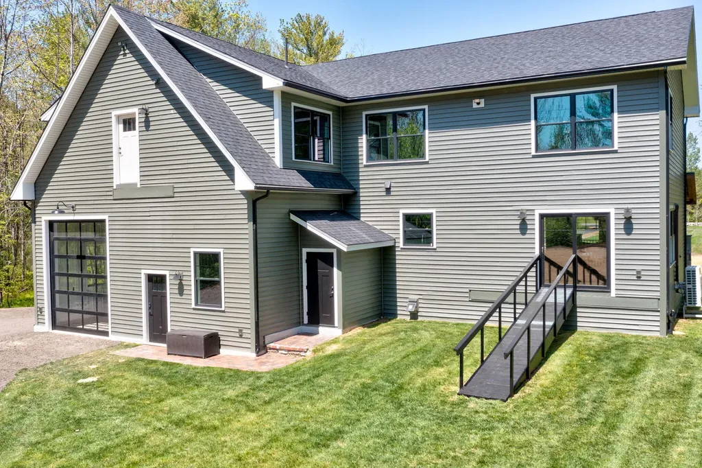 650 Lake Street Auburn ME 04210
