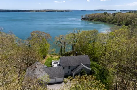 37 Goose Cove Lane Freeport ME 04032