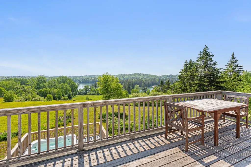 78 Blueberry Lane Friendship ME 04547