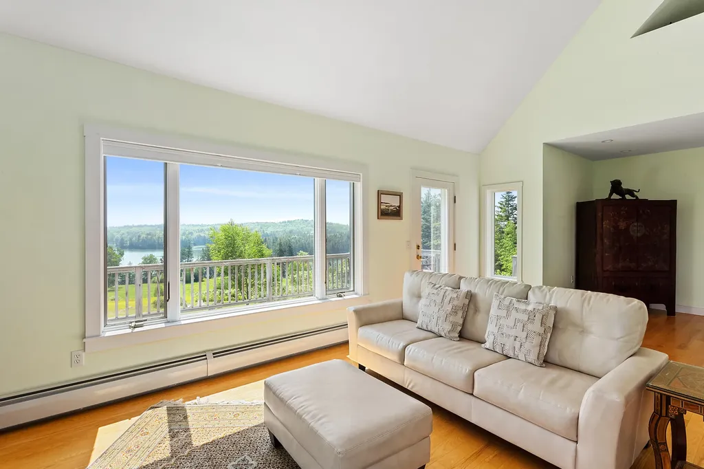 78 Blueberry Lane Friendship ME 04547