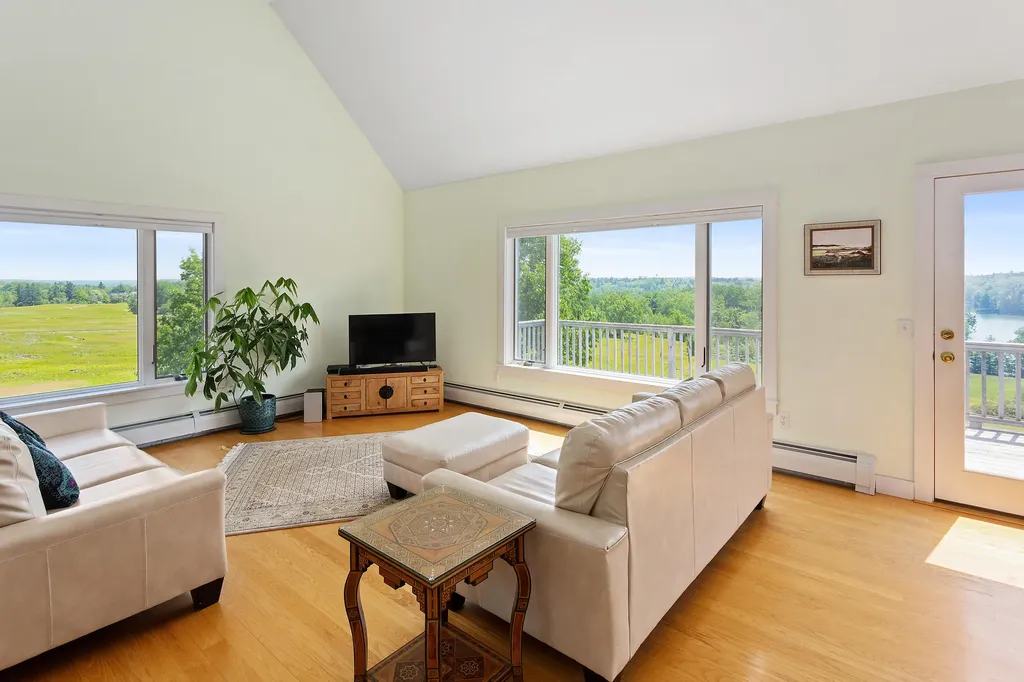 78 Blueberry Lane Friendship ME 04547