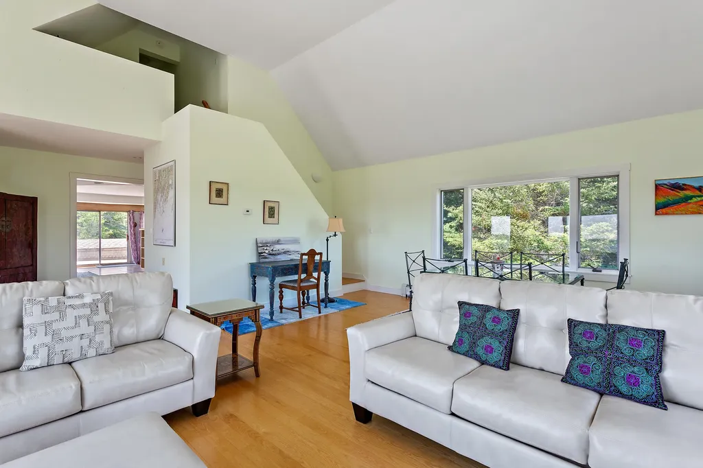 78 Blueberry Lane Friendship ME 04547