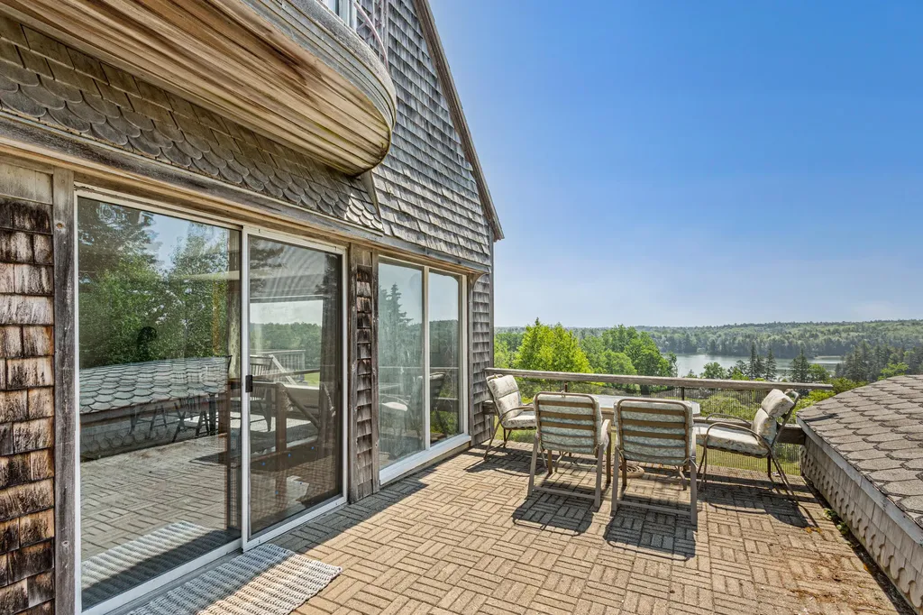 78 Blueberry Lane Friendship ME 04547