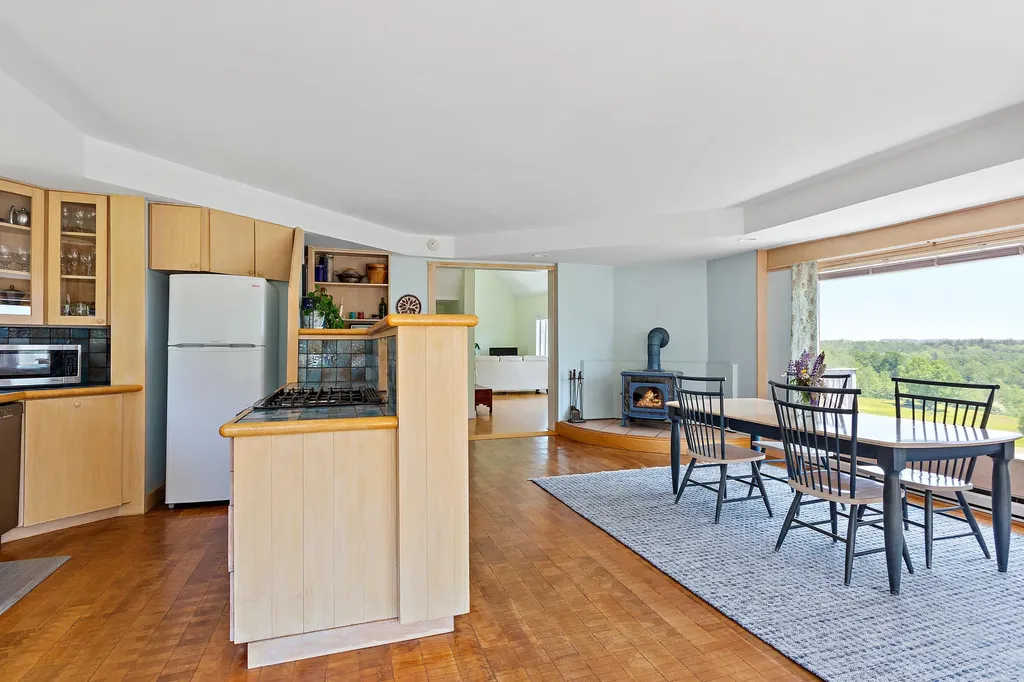 78 Blueberry Lane Friendship ME 04547