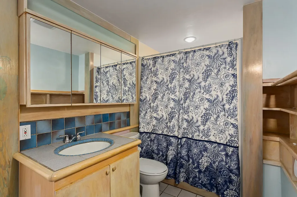 78 Blueberry Lane Friendship ME 04547