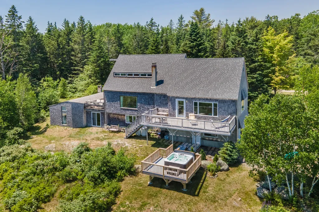 78 Blueberry Lane Friendship ME 04547