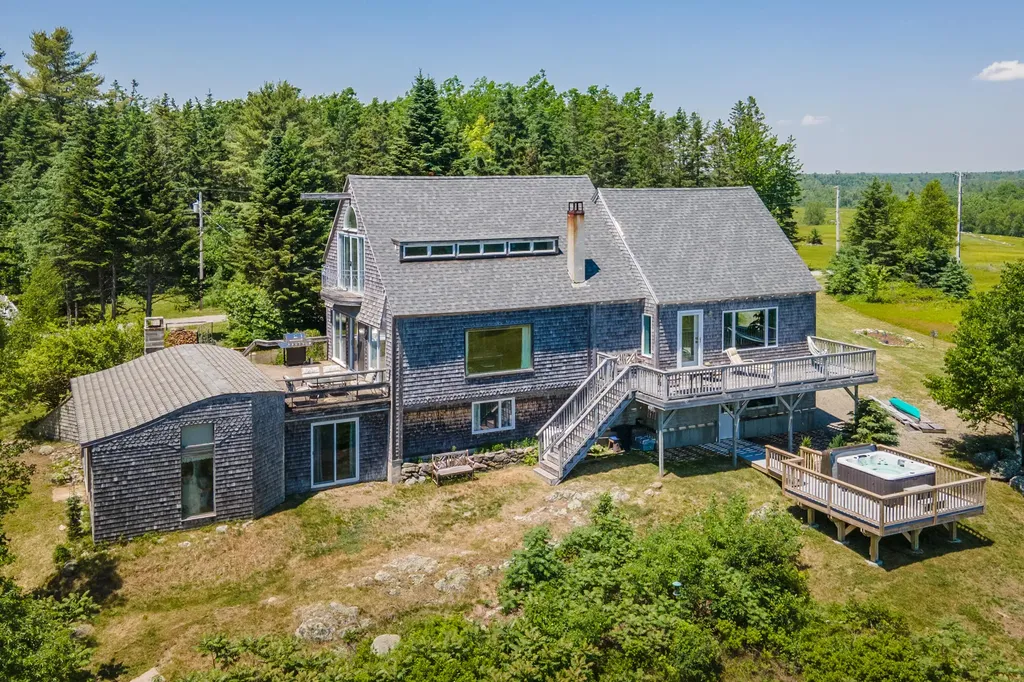 78 Blueberry Lane Friendship ME 04547