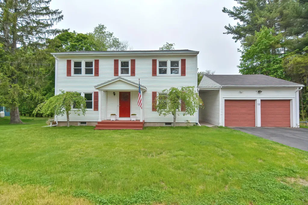 10 Libbey Lane Eliot ME 03903