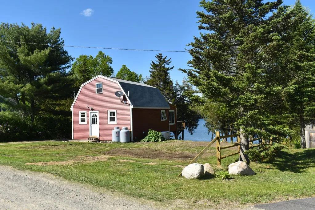 87 Cobblestone Drive Lincoln ME 04457