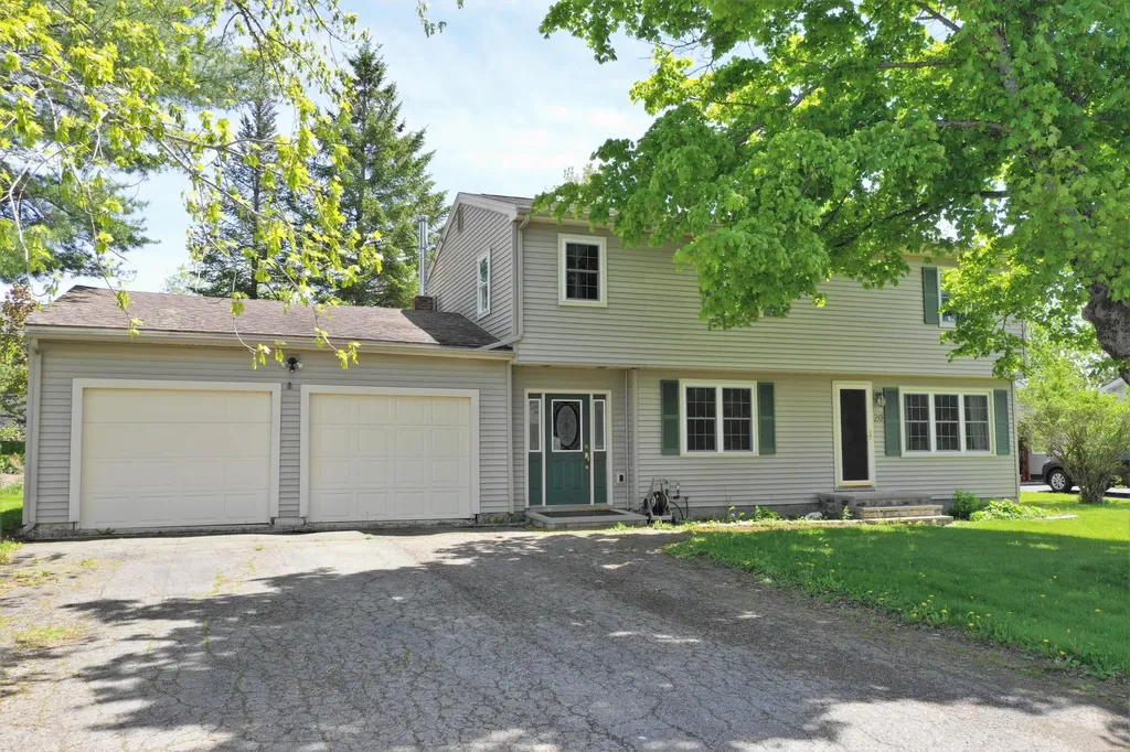 20 George Street Hampden ME 04444