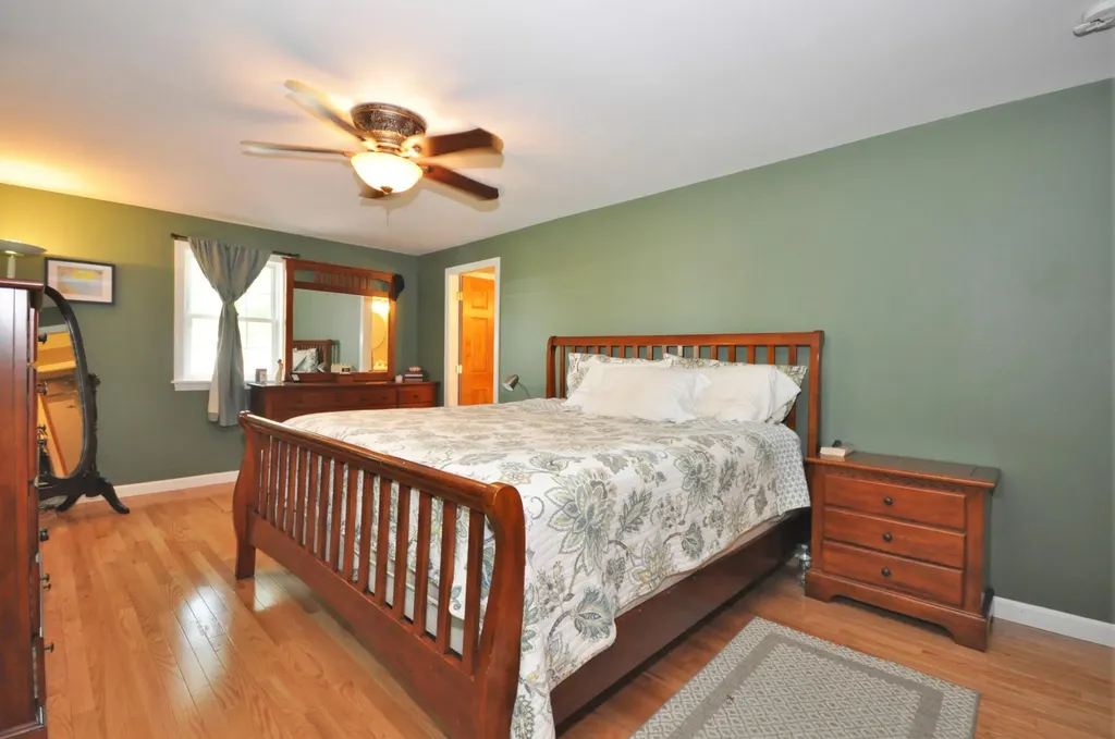20 George Street Hampden ME 04444