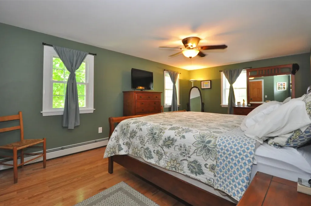 20 George Street Hampden ME 04444