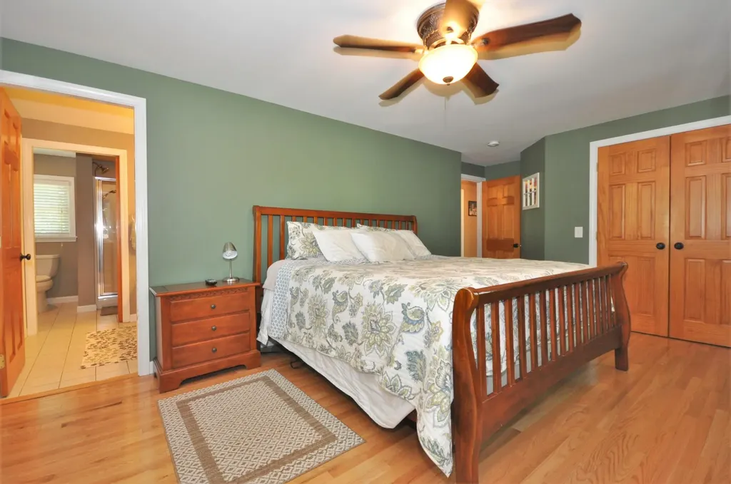 20 George Street Hampden ME 04444