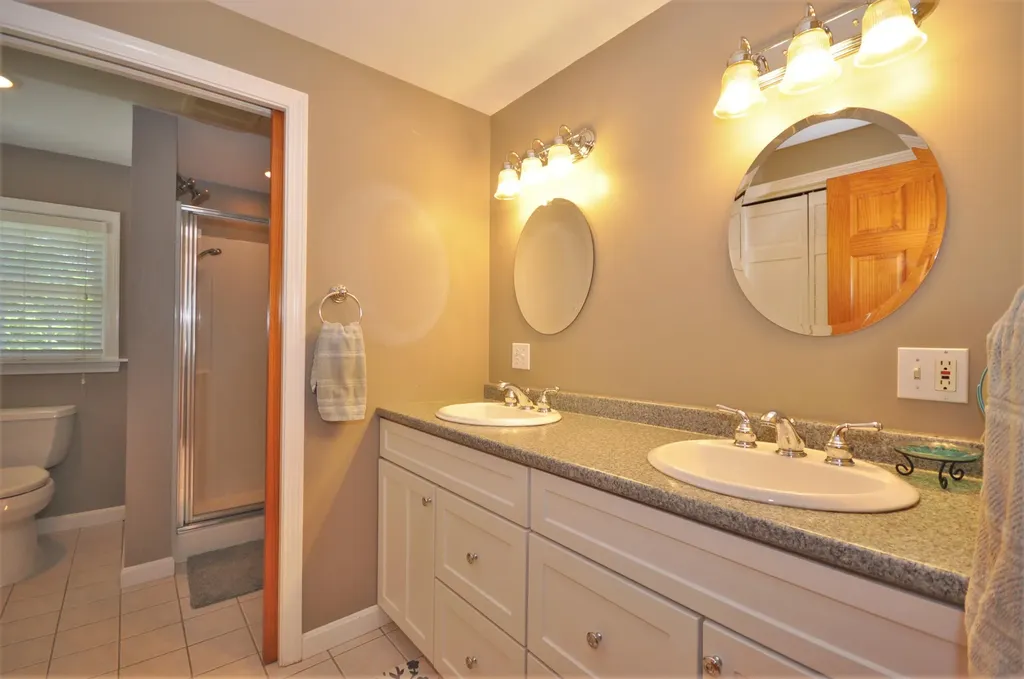 20 George Street Hampden ME 04444