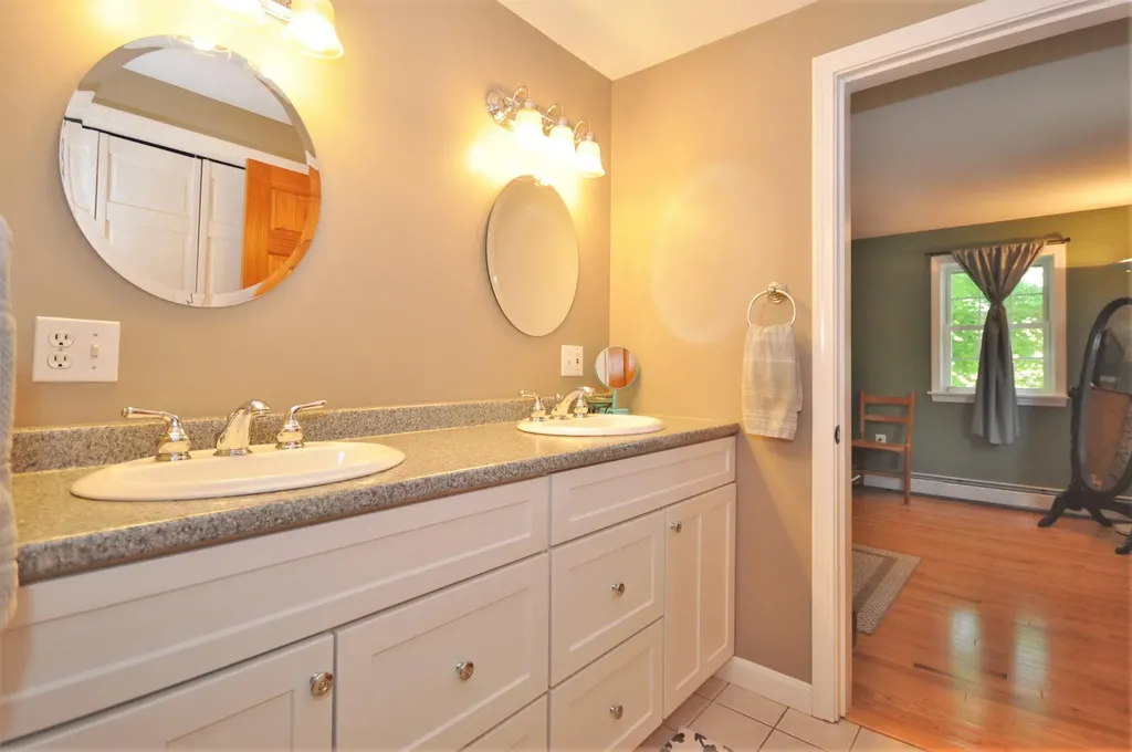 20 George Street Hampden ME 04444