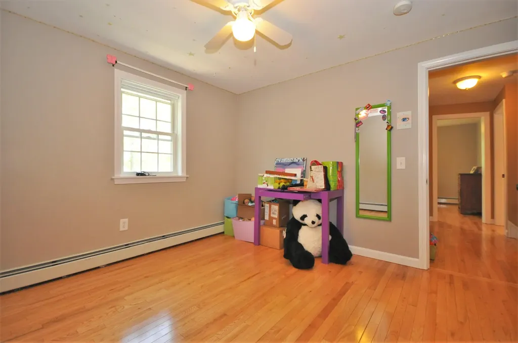 20 George Street Hampden ME 04444