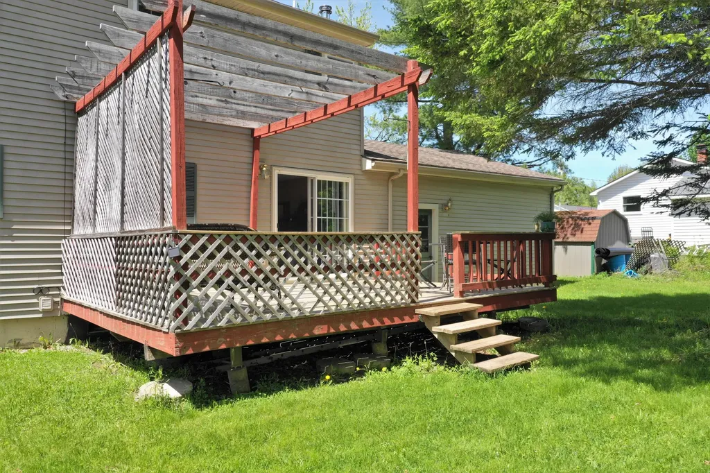 20 George Street Hampden ME 04444