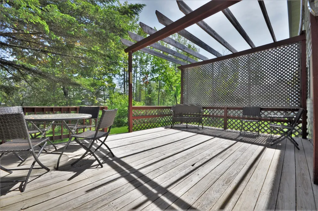 20 George Street Hampden ME 04444