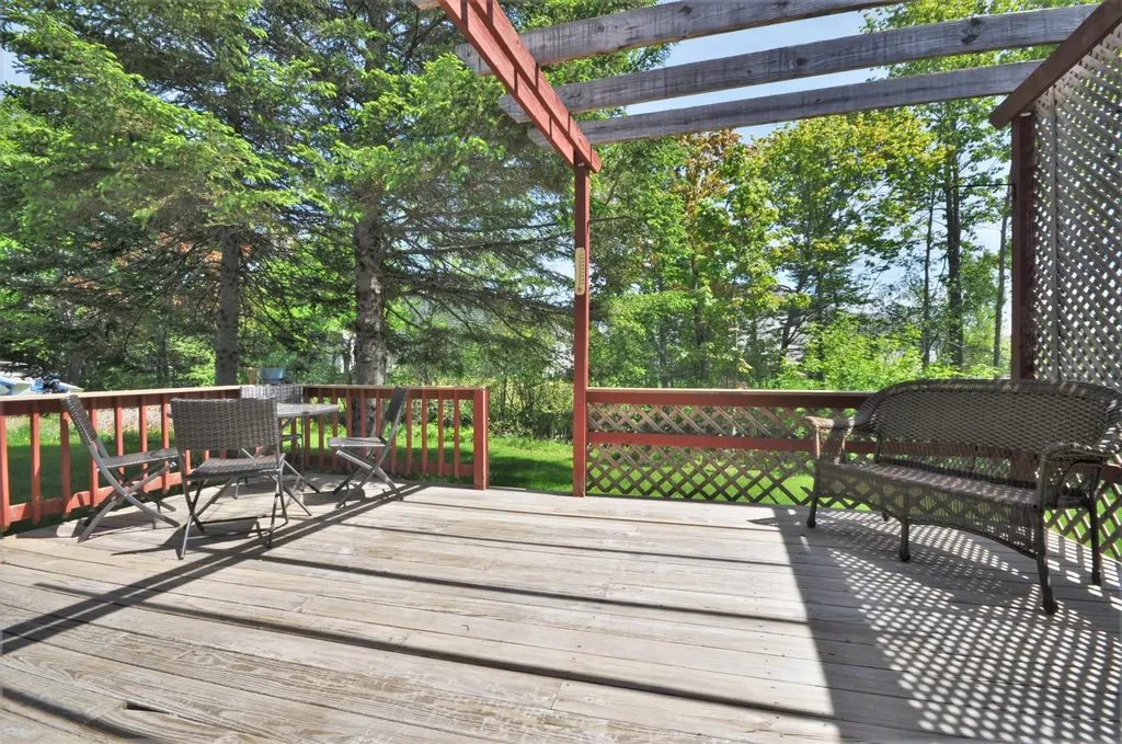 20 George Street Hampden ME 04444