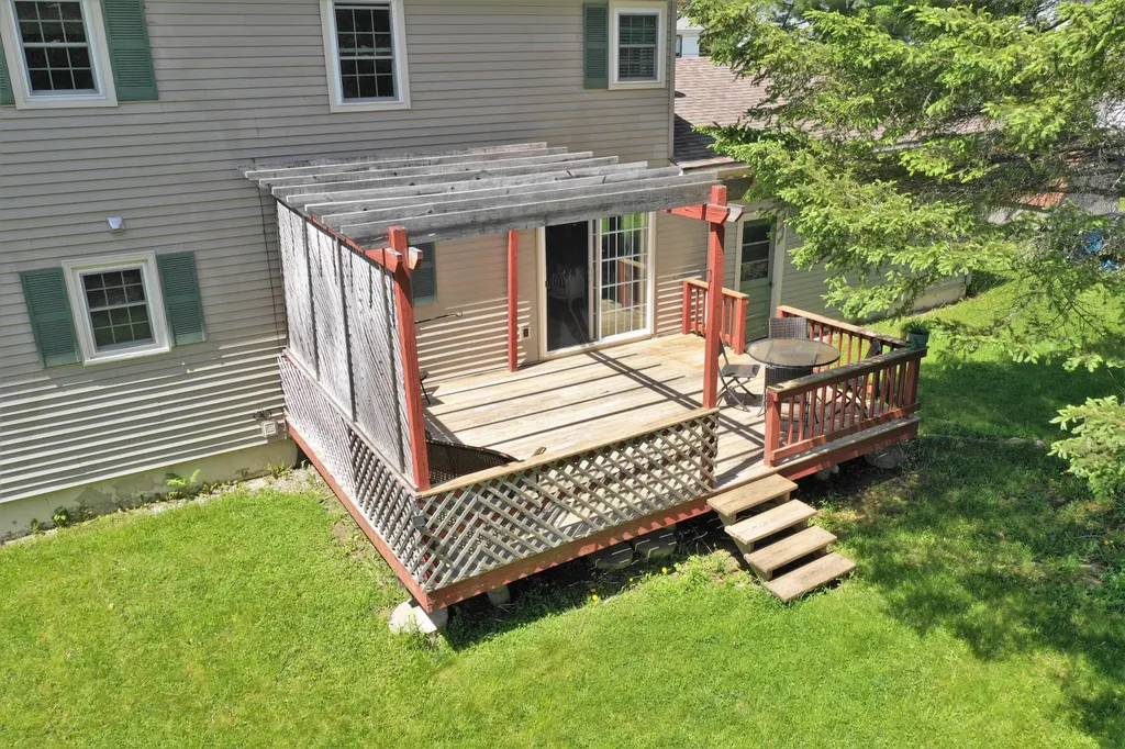 20 George Street Hampden ME 04444