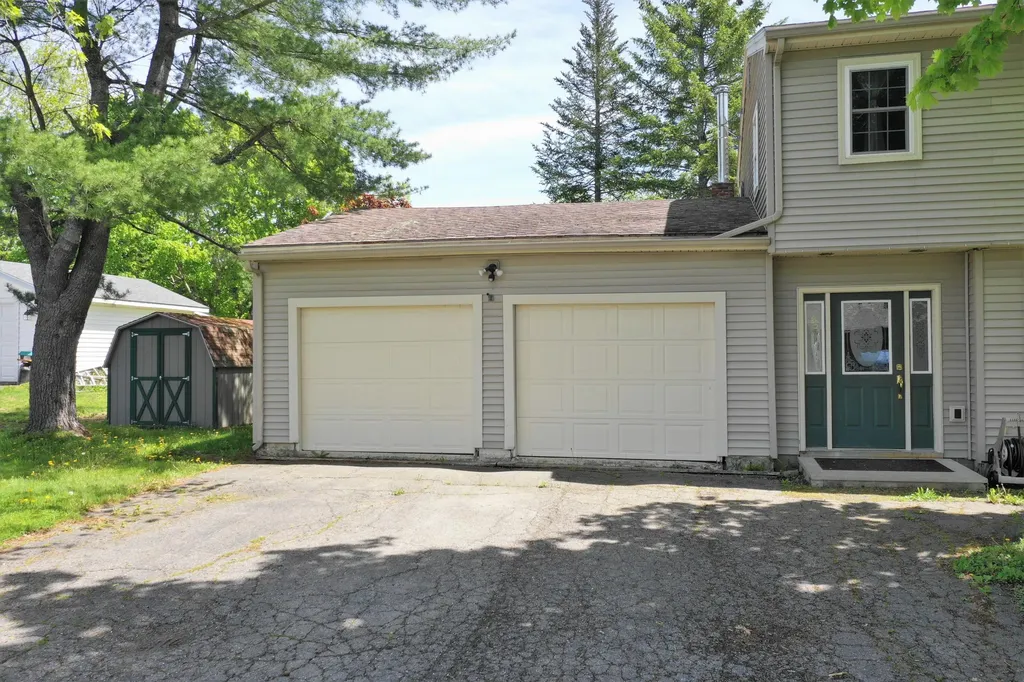 20 George Street Hampden ME 04444