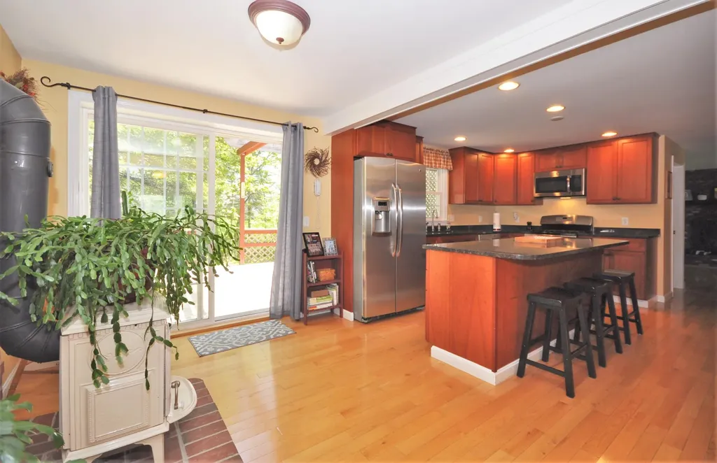 20 George Street Hampden ME 04444