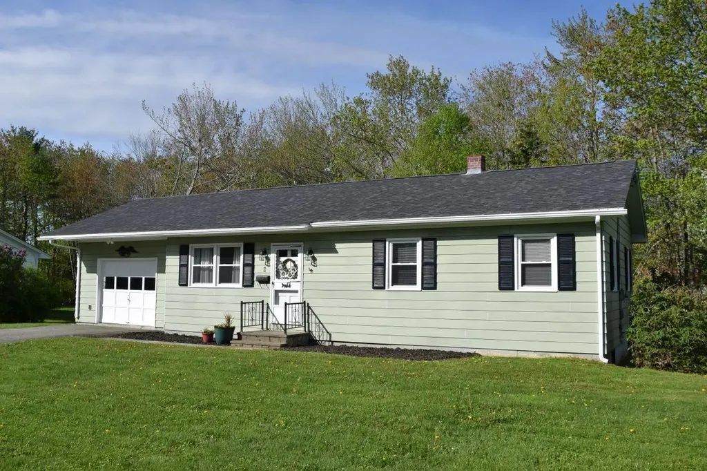 6 Mcdonald Avenue Ellsworth ME 04605
