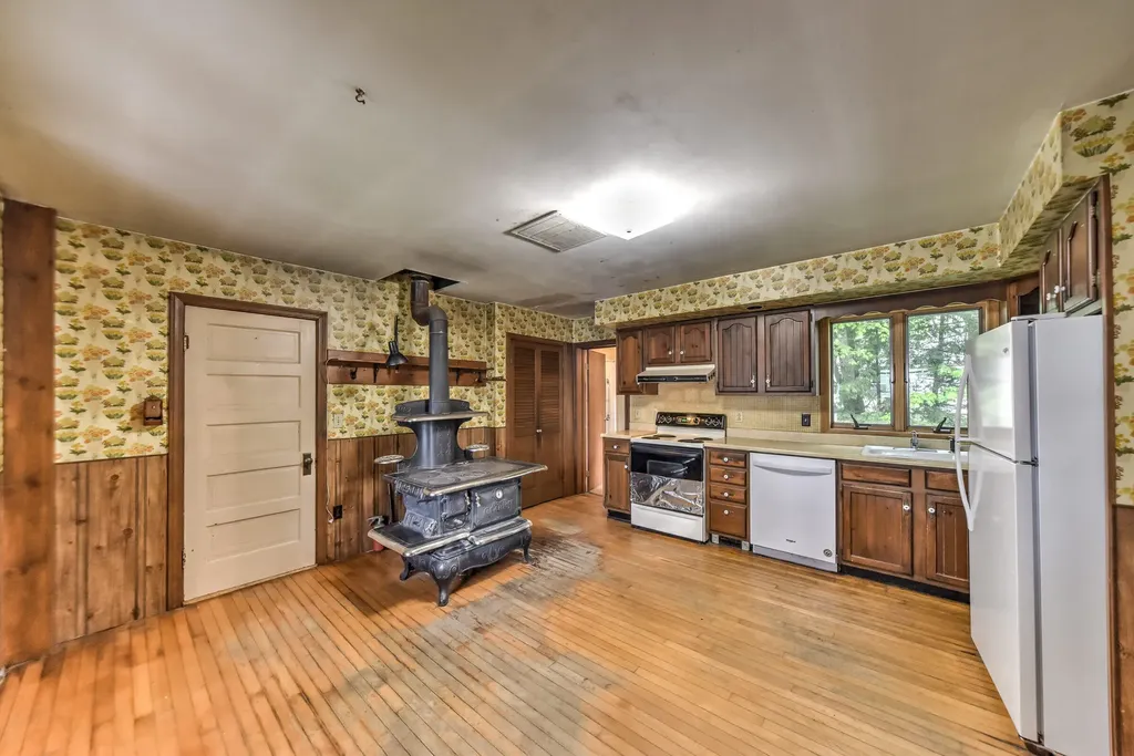 48 Railroad Street Clinton ME 04927