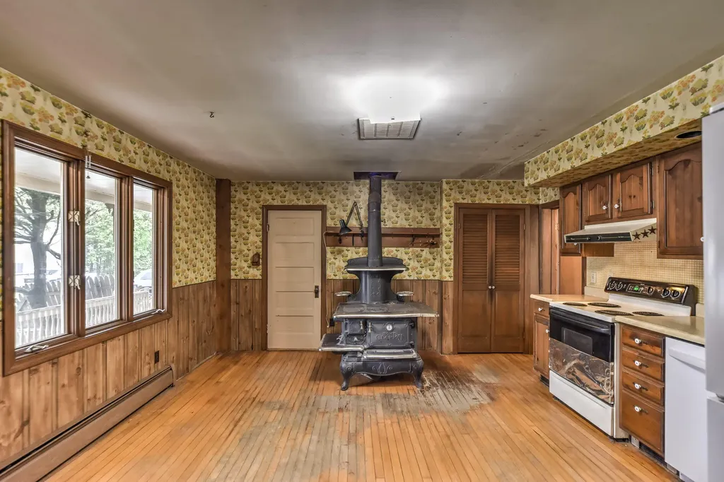 48 Railroad Street Clinton ME 04927